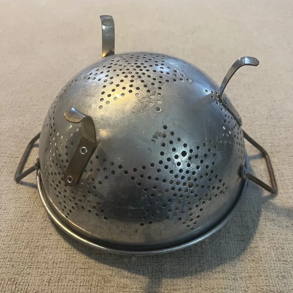 Vintage Aluminum Star Pattern Colander 9 Inch Footed Strainer Farmhouse Kitchen